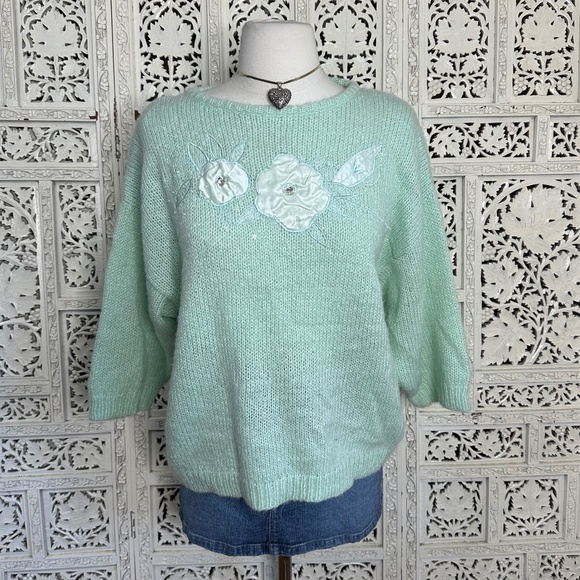 Vintage Mint Green Beaded Floral Fairy Core Granny Cottage Sweater Sz Medium - Picture 1 of 6